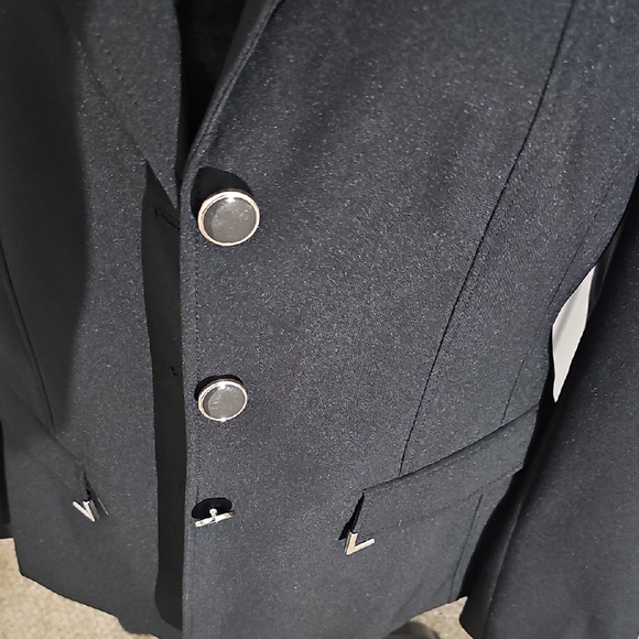 Sophisticated Black Women's Blazer with Gold Accents - Picture 4 of 7